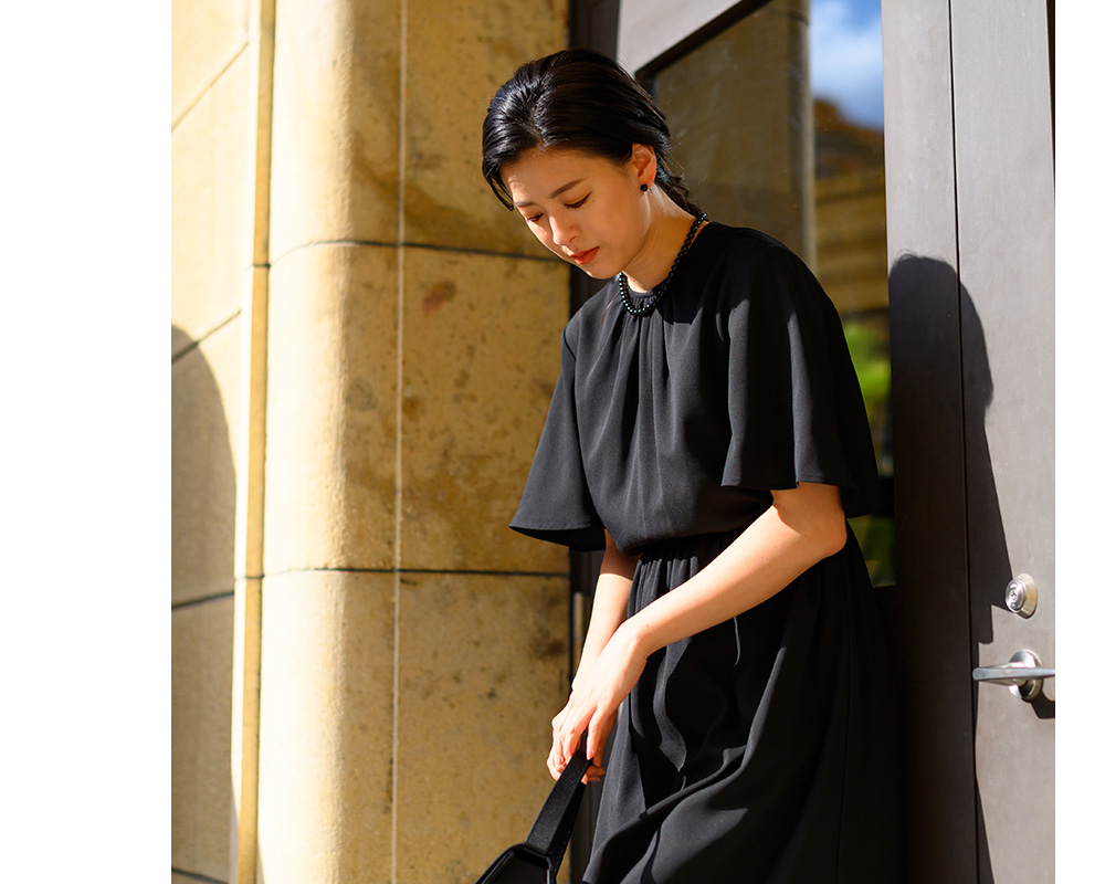 春夏向けブラックフォーマル 洗えるレディース喪服 前開きロング丈 体型カバー 9号～17号 M～4L 法事・葬儀用【23-313009】ディテール