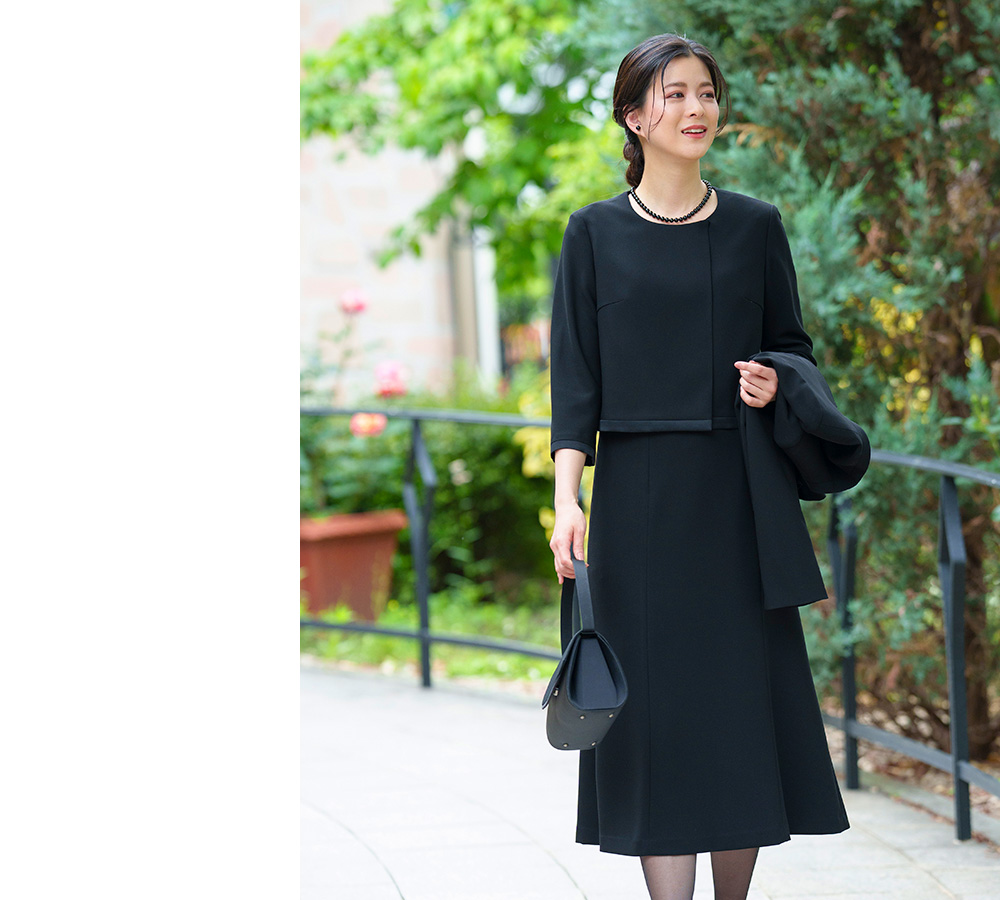 夏用洗えるブラックフォーマル 前開きロング丈 喪服礼服 軽量通気性素材 上品シルエット 法要・家族葬に【2560202】サイドビュー