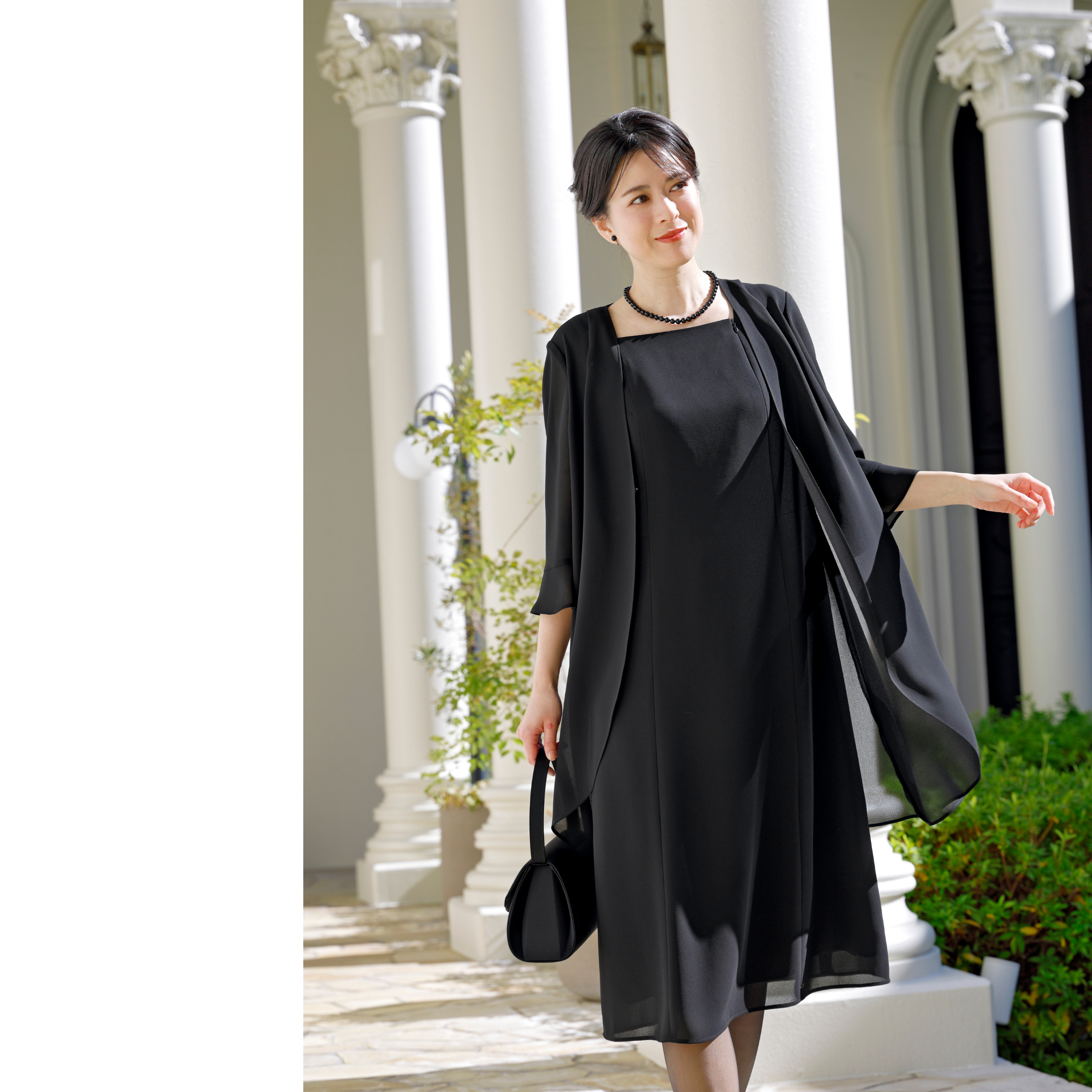 洗えるブラックフォーマル 夏用喪服 前開きファスナー ロング丈 風通しの良い軽やか素材 MLサイズ　フリルワンピース ディテール【26-403001】